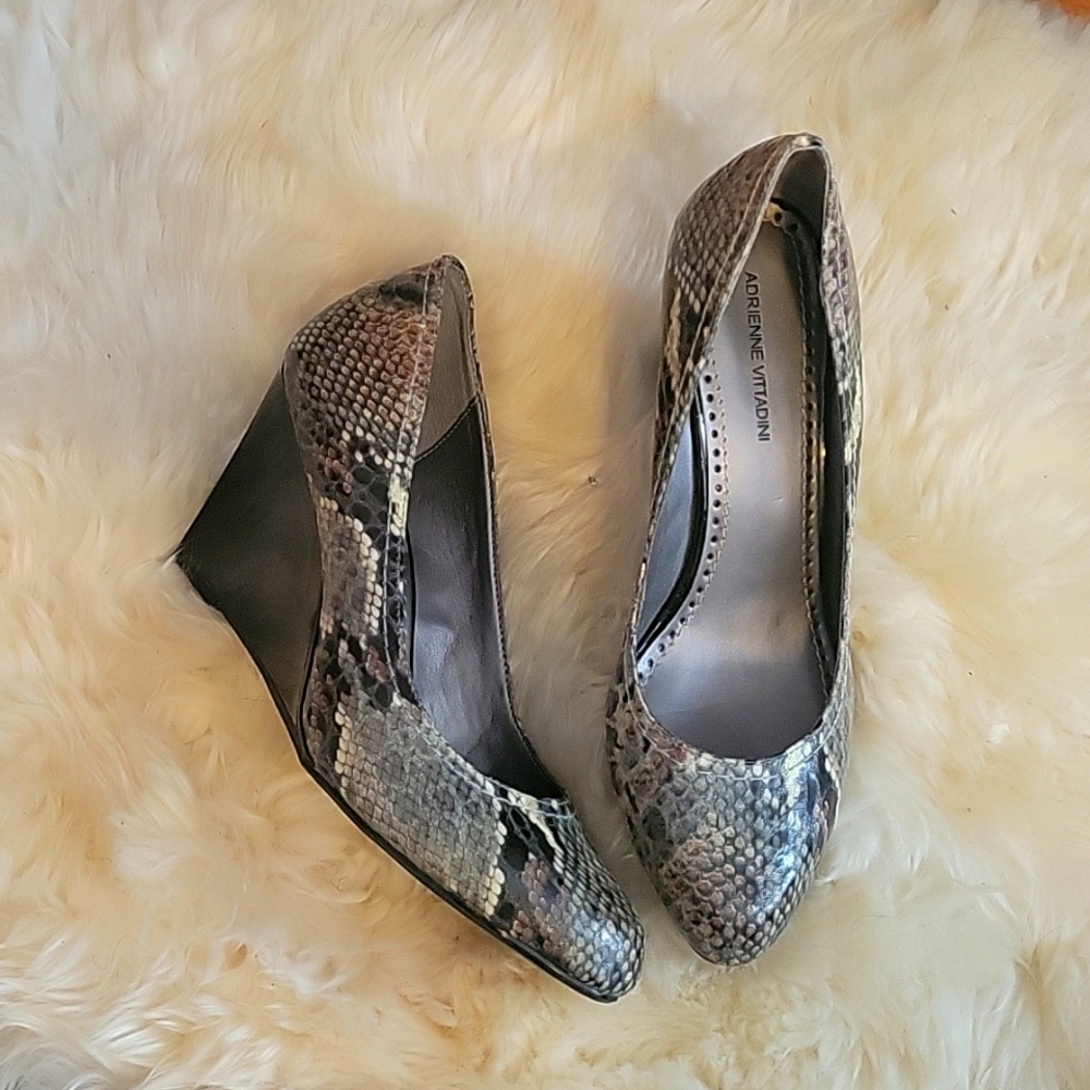 Black Adrienne Vittadini faux snake print shoe with heel, never worn with box.